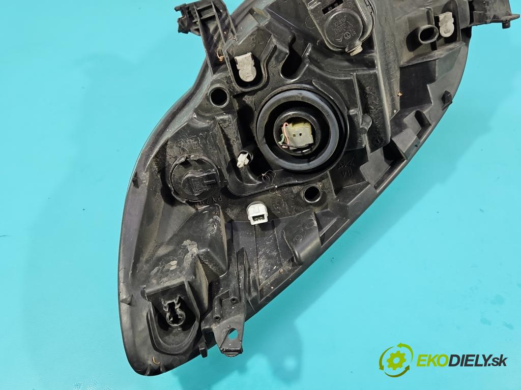 Citroen C1 I 2005-2014 1.0 12V 68 HP automatic 50 kW 998 cm3 5- Reflektor: pravý 89092916 (Svetlo predné pravé)