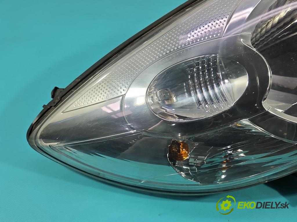 Citroen C1 I 2005-2014 1.0 12V 68 HP automatic 50 kW 998 cm3 5- Reflektor: pravý 89092916 (Svetlo predné pravé)