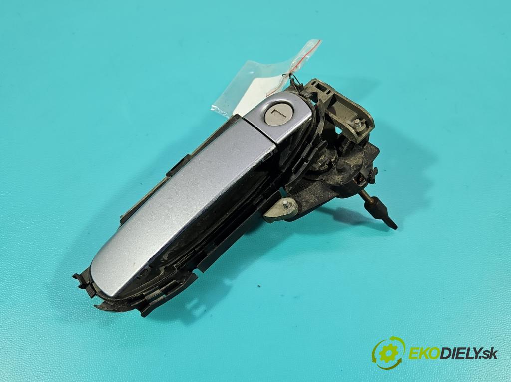 Audi A3 8P 2003-2012 2.0 tdi 140 hp manual 103 kW 1968 cm3 3- klika přední levé  (Vnější přední levá klika dveří)