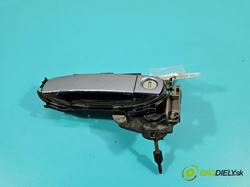 Audi A3 8P 2003-2012 2.0 tdi 140 hp manual 103 kW 1968 cm3 3- klika přední levé  (Vnější přední levá klika dveří)