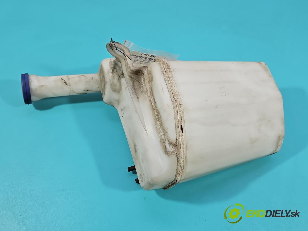 Citroen C1 I 2005-2014 1.0 12V 68 HP automatic 50 kW 998 cm3 5- nádržka tekutina: ostrekovačov