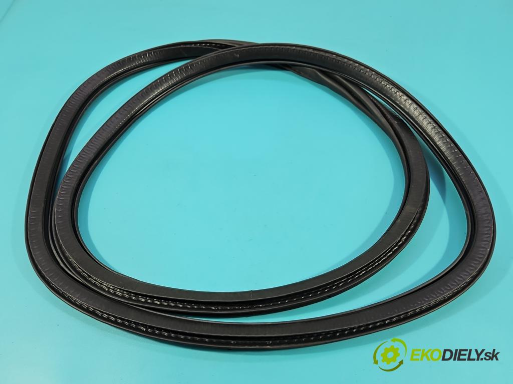 Volvo S90 II 2016- 2.0 T 320KM automatic 235 kW 1969 cm3 4- Těsnění: dveře zadní pravé 31371590 (Karoserie ostatní)