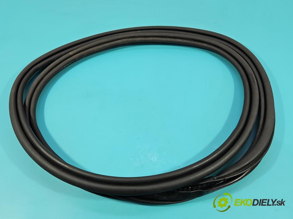 Volvo S90 II 2016- 2.0 T 320KM automatic 235 kW 1969 cm3 4- Těsnění: dveře zadní levé 31371590 (Karoserie ostatní)