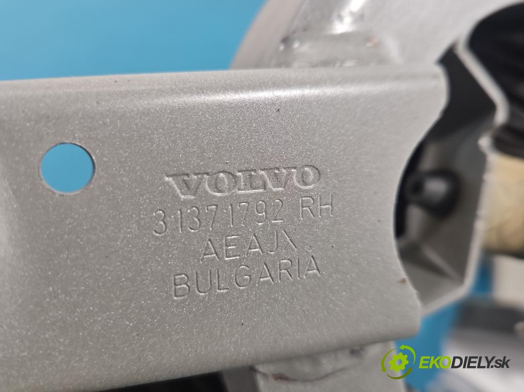 Volvo S90 II 2016- 2.0 T 320KM automatic 235 kW 1969 cm3 4- Závěs: kufrové dvere zadné 31371791