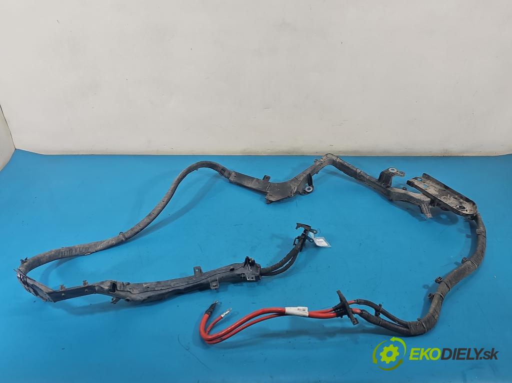 Volvo S90 II 2016- 2.0 T 320KM automatic 235 kW 1969 cm3 4- Balíček: akumulatora P31376761