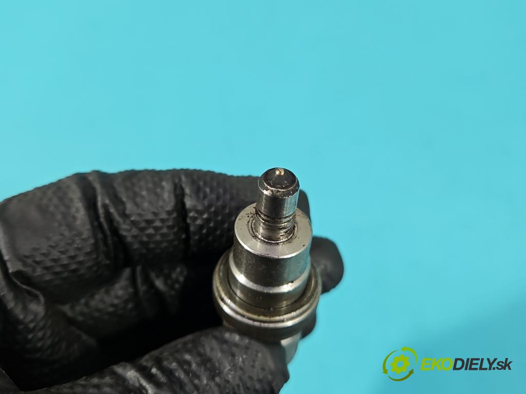 Toyota Avensis II T25 2003-2008 2.0 vvti 147 hp manual 108 kW 1998 cm3 5- vstřikovač 23250-28090 (Vstřikovač paliva)