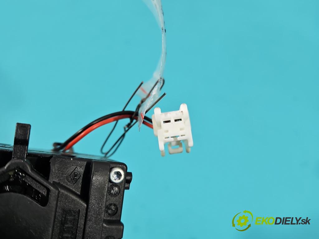 Dacia Sandero II 2012-2020 1.0 12V 73 hp manual 54 kW 999 cm3 5- Přepínač blinkry: 255679575R (Páčky pod volantem)