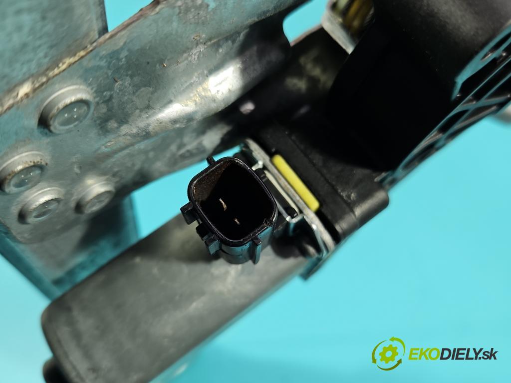 Dacia Sandero II 2012-2020 1.0 12V 73 HP manual 54 kW 999 cm3 5- mechanizmus okna predné pravý 807209299R