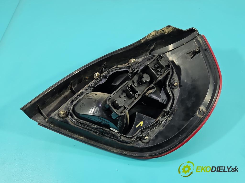 Nissan Almera N16 2000-2006 1.5 16V 90 HP manual 66 kW 1498 cm3 5- svetlo / reflektor zadné ľavé  (Kľučka dverí ostatné)