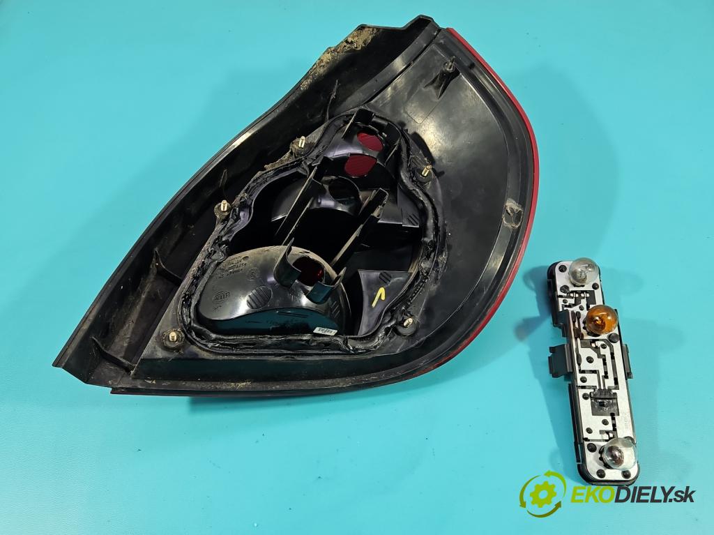 Nissan Almera N16 2000-2006 1.5 16V 90 HP manual 66 kW 1498 cm3 5- svetlo / reflektor zadné ľavé  (Kľučka dverí ostatné)