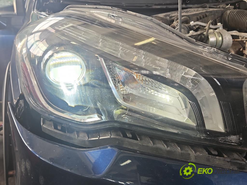 Suzuki SX4 S-Cross 2013-2021 1.4 T 129 hp manual 95 kW 1373 cm3 5- světlo pravý (Pravé přední světlo)