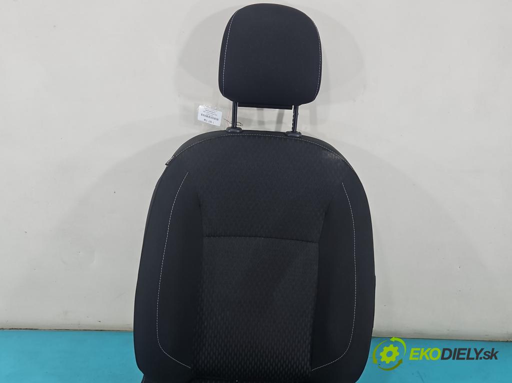 Dacia Sandero II 2012-2020 1.0 12V 73 hp manual 54 kW 999 cm3 5- Sedadlo pravý  (Sedadlo)