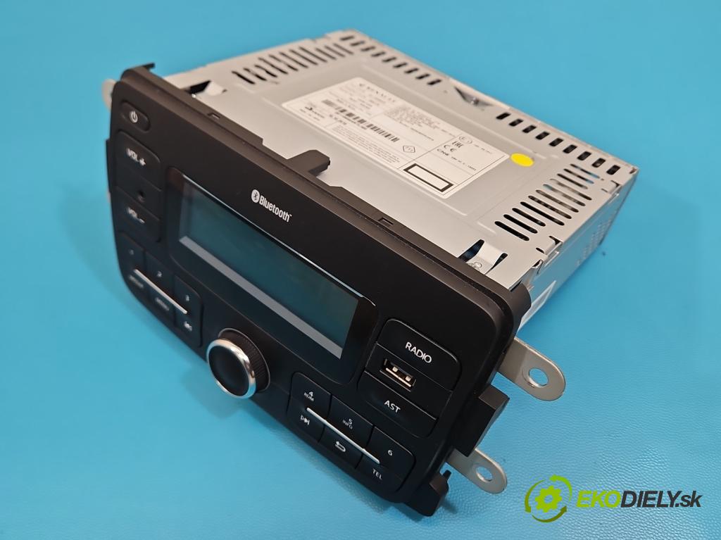 Dacia Sandero II 2012-2020 1.0 12V 73 hp manual 54 kW 999 cm3 5- Radio továrna: 281156864R