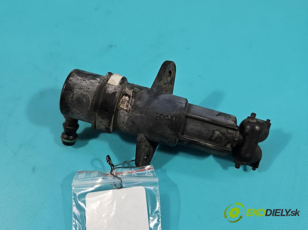 Bmw X3 E83 2003-2010 2.0d 177 hp manual 130 kW 1995 cm3 5- ostřikovač reflektor: pravý 7001949-09