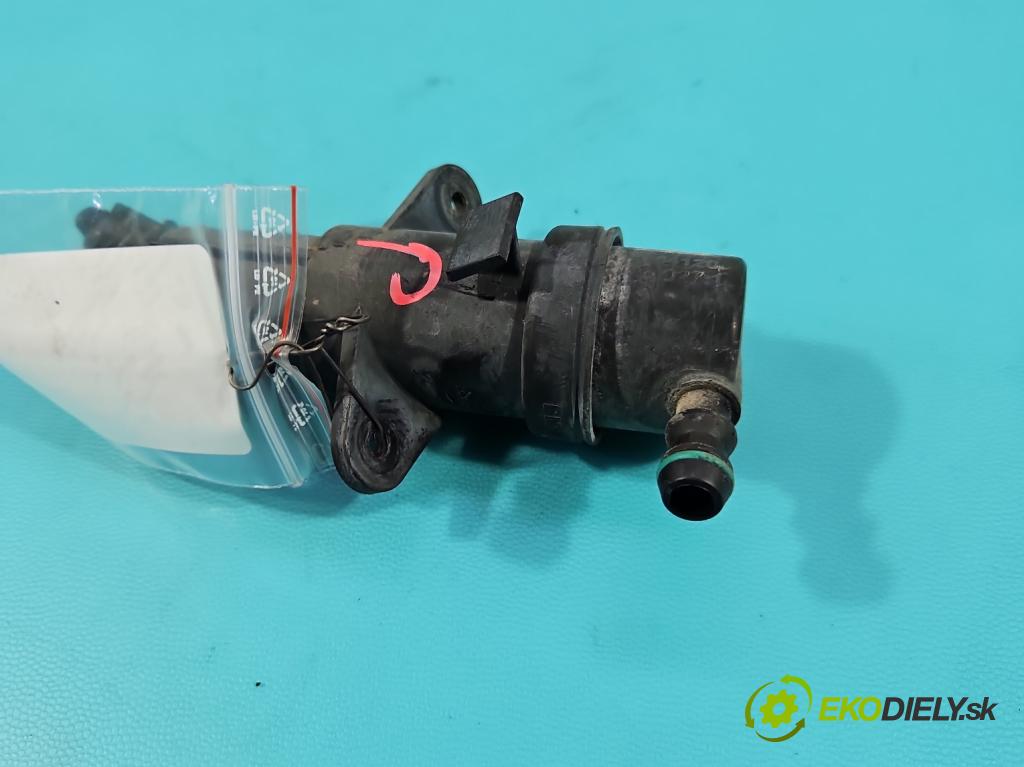 Bmw X3 E83 2003-2010 2.0d 177 hp manual 130 kW 1995 cm3 5- ostřikovač reflektor: pravý 7001949-09