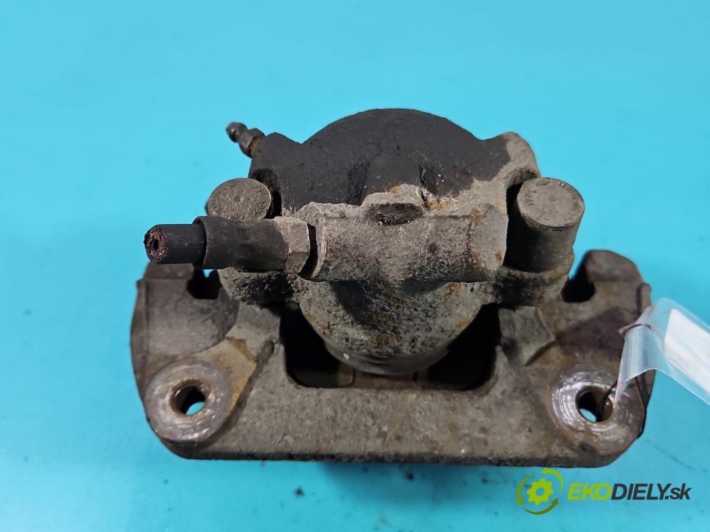 Bmw X3 E83 2003-2010 2.0d 177 HP manual 130 kW 1995 cm3 5- brzdič predné pravý  (Kľučka dverí ostatné)