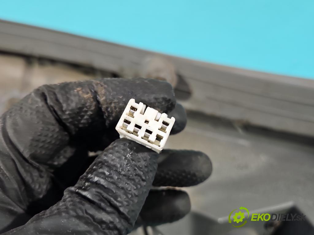 Hyundai I30 I 2007-2012 1.6 16V 126 hp manual 92.7 kW 1591 cm3 5- světlo zadní levé 92401-2R1 (Klika dveří ostatní)