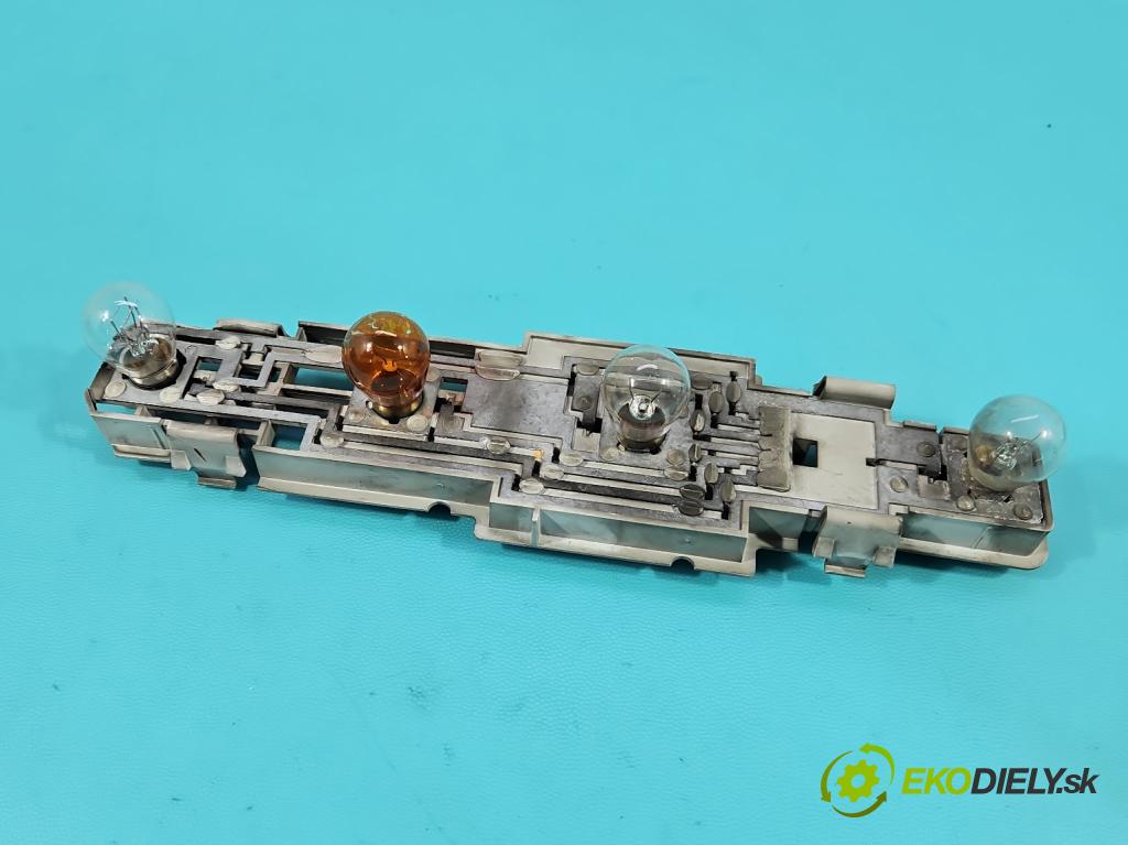 Renault Master II 1998-2010 2.5 dci 114 HP manual 84 kW 2463 cm3 5- svetlo / reflektor zadné ľavé  (Kľučka dverí ostatné)