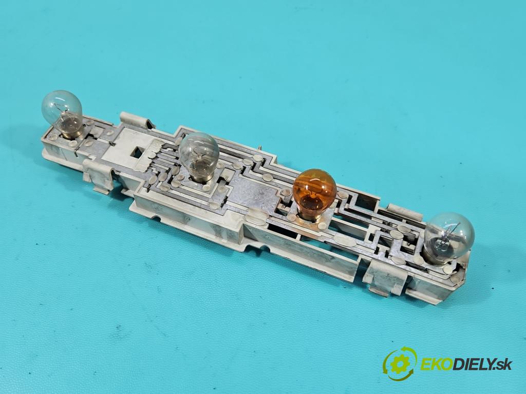 Renault Master II 1998-2010 2.5 dci 114 HP manual 84 kW 2463 cm3 5- svetlo / reflektor zadné pravé  (Kľučka dverí ostatné)