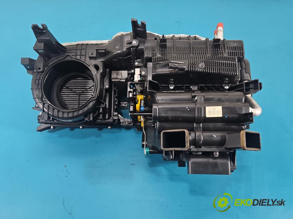 Kia Niro I 2016-2022 1.6 GDI 105 hp automatic 77 kW 1580 cm3 5- radiátor  (Radiátor topení)