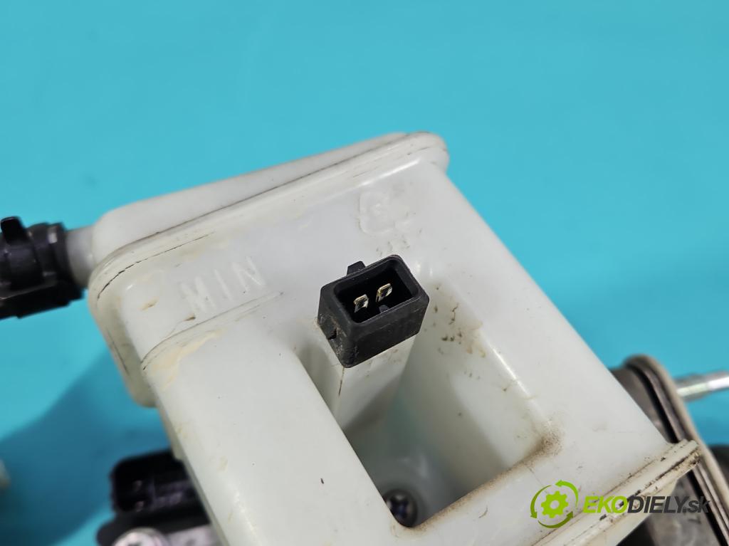 Kia Niro I 2016-2022 1.6 GDI 105 HP automatic 77 kW 1580 cm3 5- servo brzdové 58500-G5400