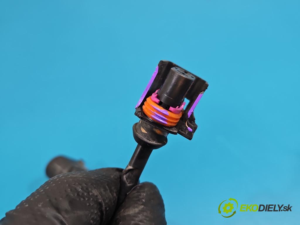 Audi A4 B8 2007-2015 2.0 tdi 143 HP manual 105 kW 1968 cm3 5- Relé: ventilátoru 989462U