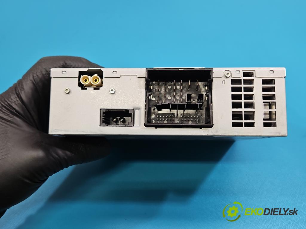 Audi A4 B8 2007-2015 2.0 tdi 143 HP manual 105 kW 1968 cm3 5- Radio originál 4G0035053