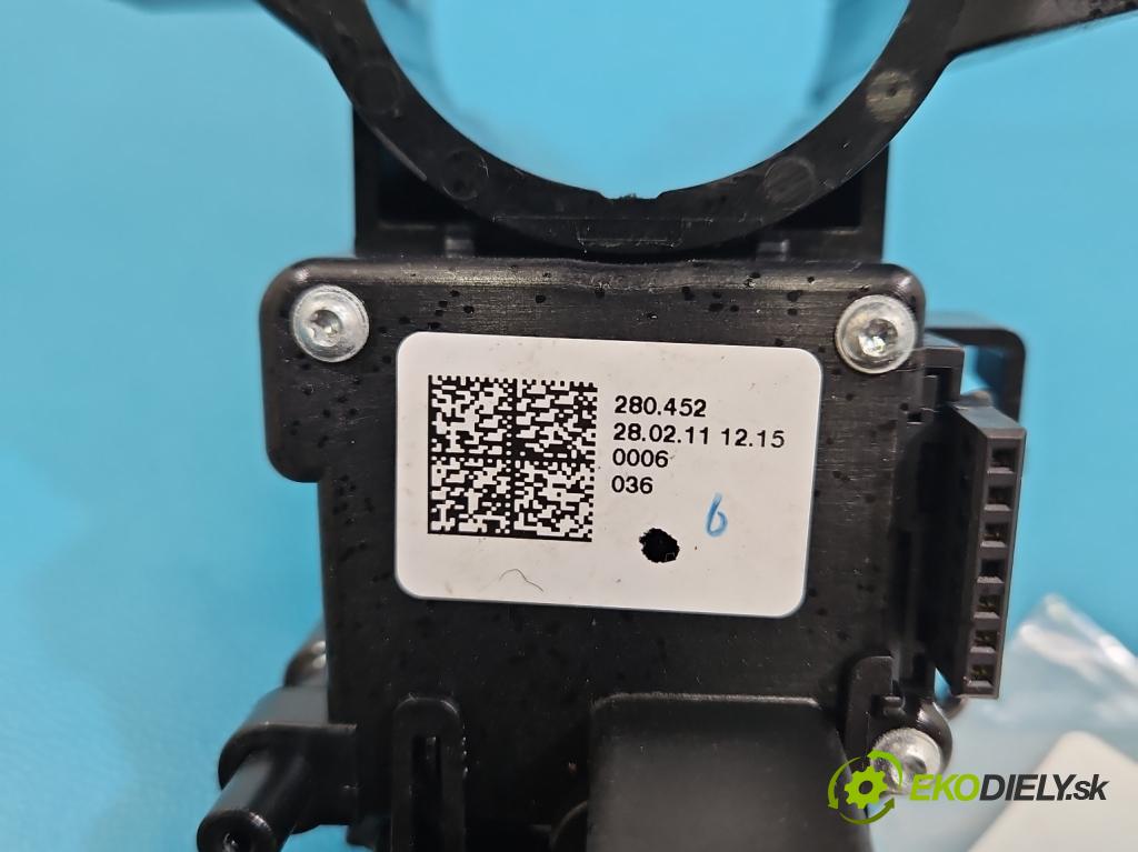 Audi A4 B8 2007-2015 2.0 tdi 143 HP manual 105 kW 1968 cm3 5- prepínač komplex: 8R0953502J (Prepínacie páčky pod volantom)