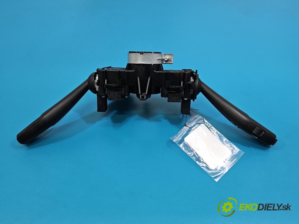 Audi A4 B8 2007-2015 2.0 tdi 143 HP manual 105 kW 1968 cm3 5- prepínač komplex: 8R0953502J (Prepínacie páčky pod volantom)