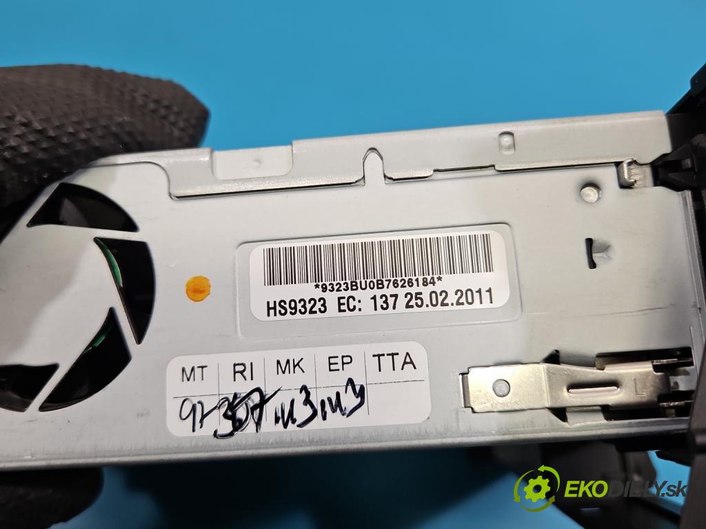 Audi A4 B8 2007-2015 2.0 tdi 143 HP manual 105 kW 1968 cm3 5- Navigácia: čítačka 8T1035652G