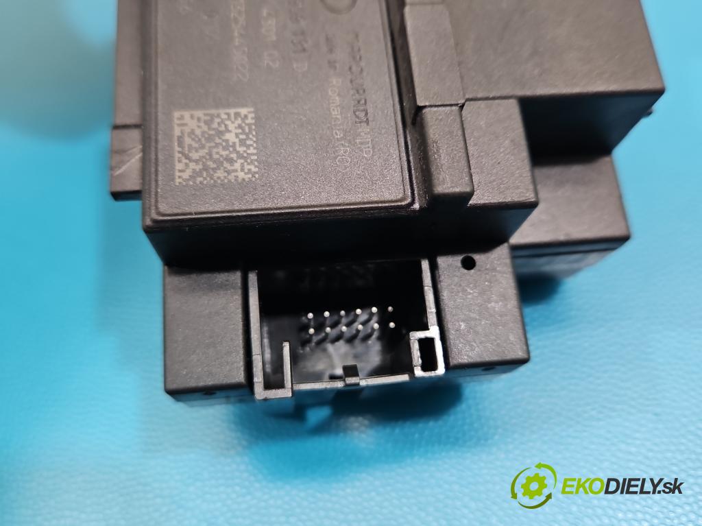 Audi A4 B8 2007-2015 2.0 tdi 143 HP manual 105 kW 1968 cm3 5- Spínačka 8K0909131D (Spínacia skrinka)