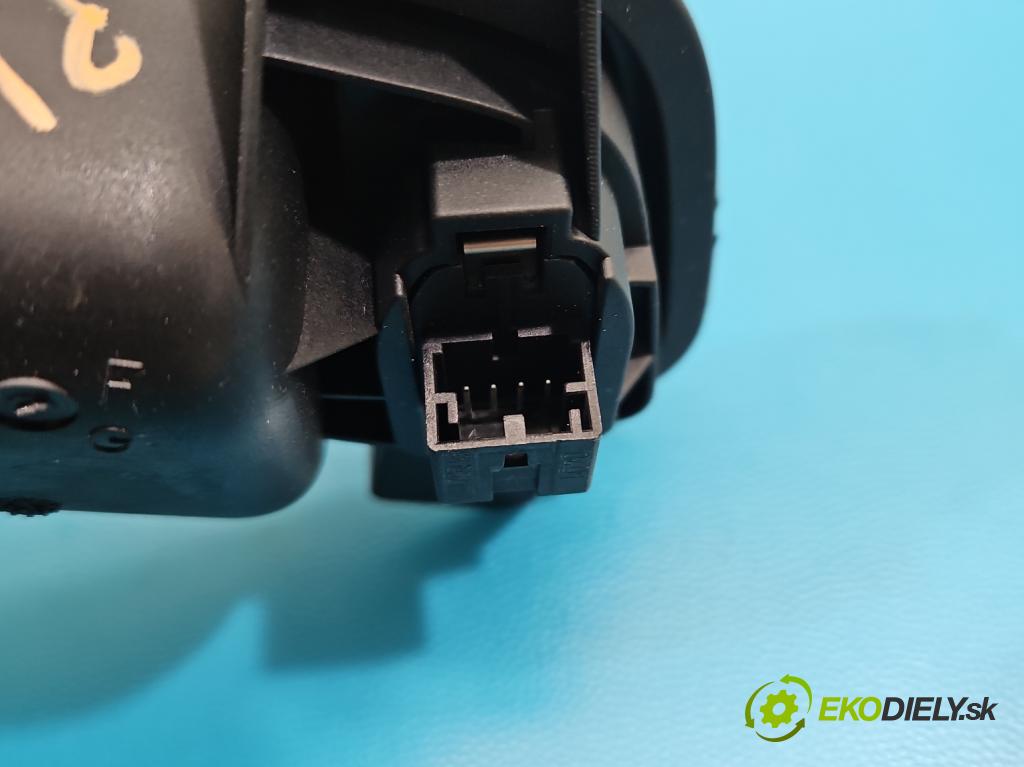 Audi A4 B8 2007-2015 2.0 tdi 143 HP manual 105 kW 1968 cm3 5- rukoväť uvnitř: predné ľavé 8K0837019