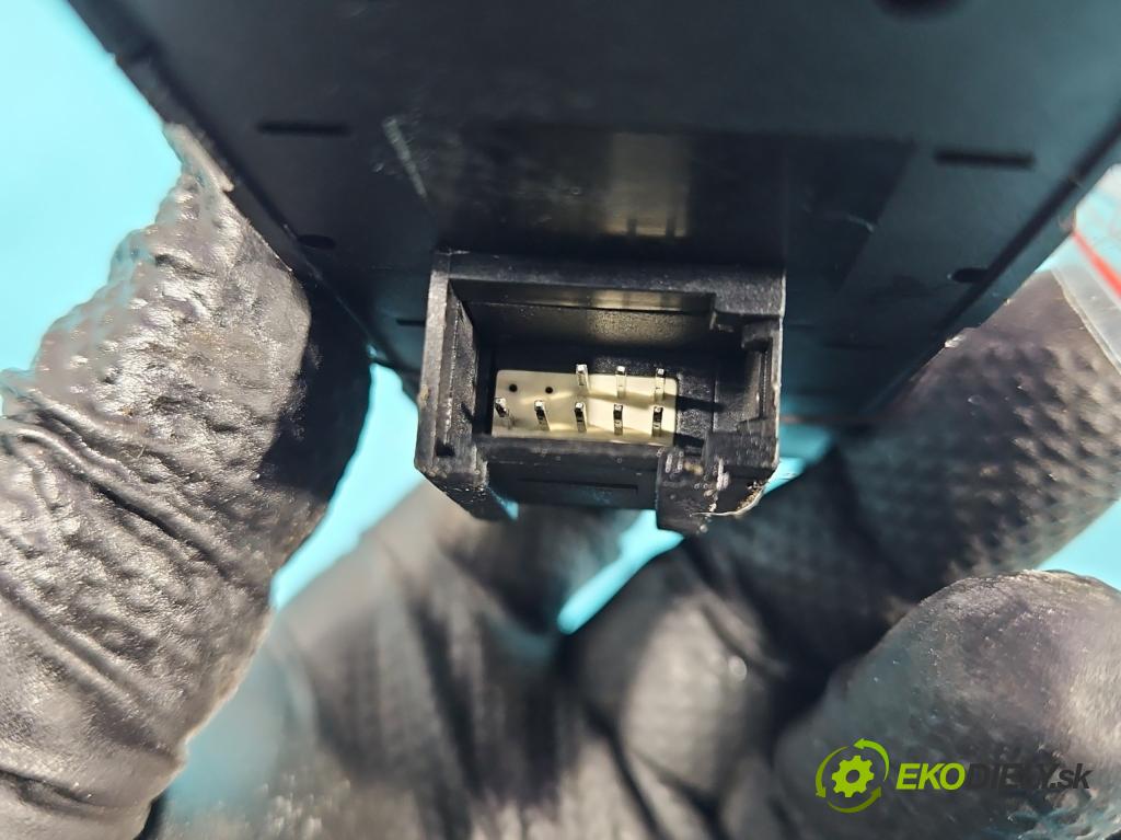 Audi A4 B6 2000-2004 1.9 tdi 116 hp manual 85 kW 1896 cm3 5- Přepínač oken zpětných zrcátek 8Z0959851D