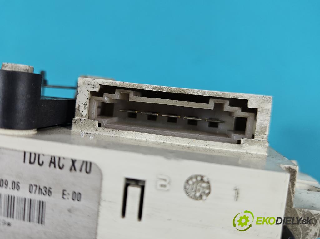 Renault Master II 1998-2010 2.5 dci 114 HP manual 84 kW 2463 cm3 5- panel kúrenia