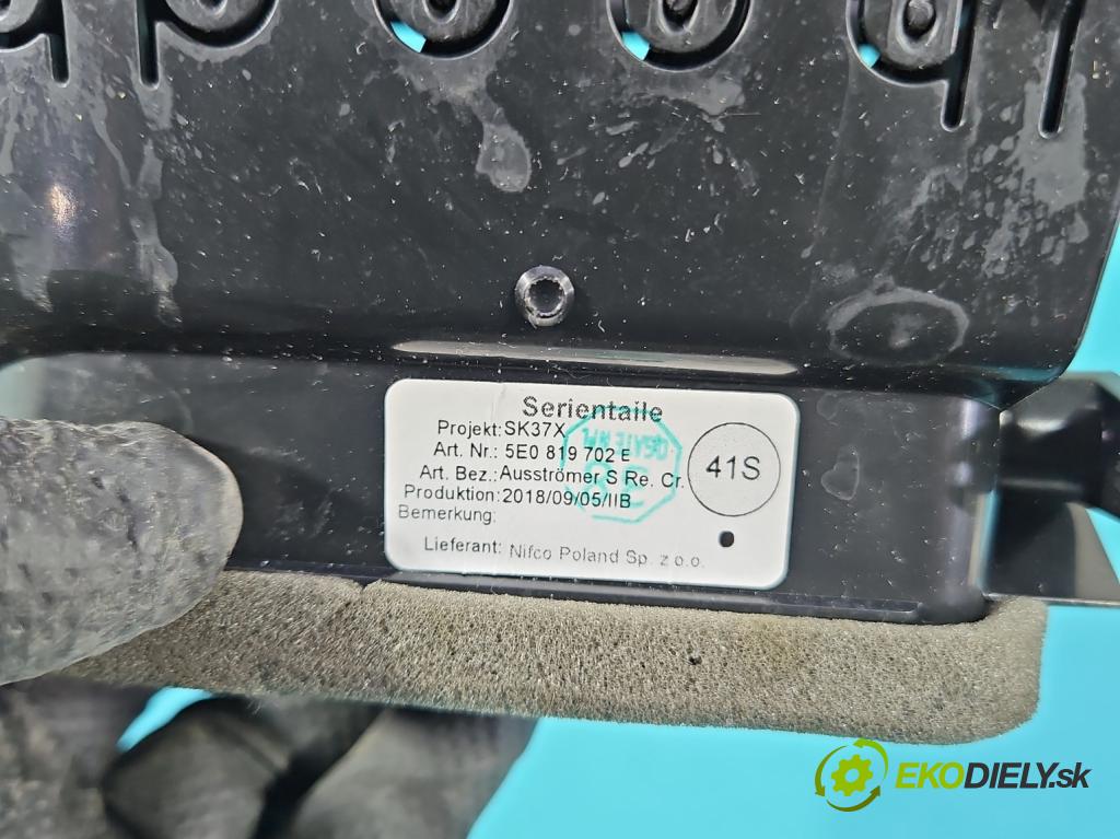 Skoda Octavia III 2013- 2.0 TSI 190 HP automatic 140 kW 1984 cm3 5- Mřížka: kúrenia ostatné 5E0819702E