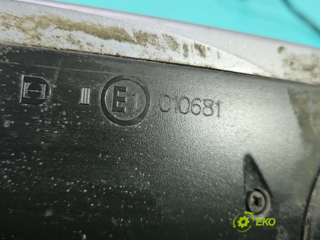 Audi A4 B6 2000-2004 1.9 tdi 116 hp manual 85 kW 1896 cm3 5- zpětné zrcátko levé  (Klika dveří ostatní)