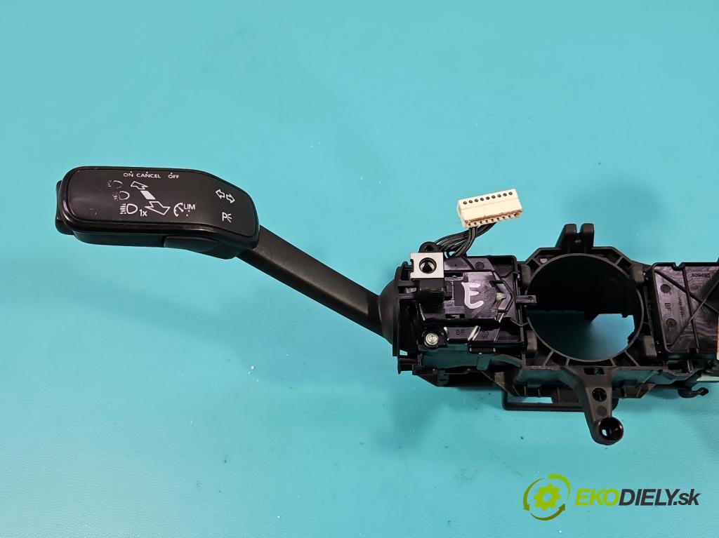 Skoda Octavia III 2013- 2.0 TSI 190 HP automatic 140 kW 1984 cm3 5- prepínač komplex: 5Q0953521KP (Prepínacie páčky pod volantom)