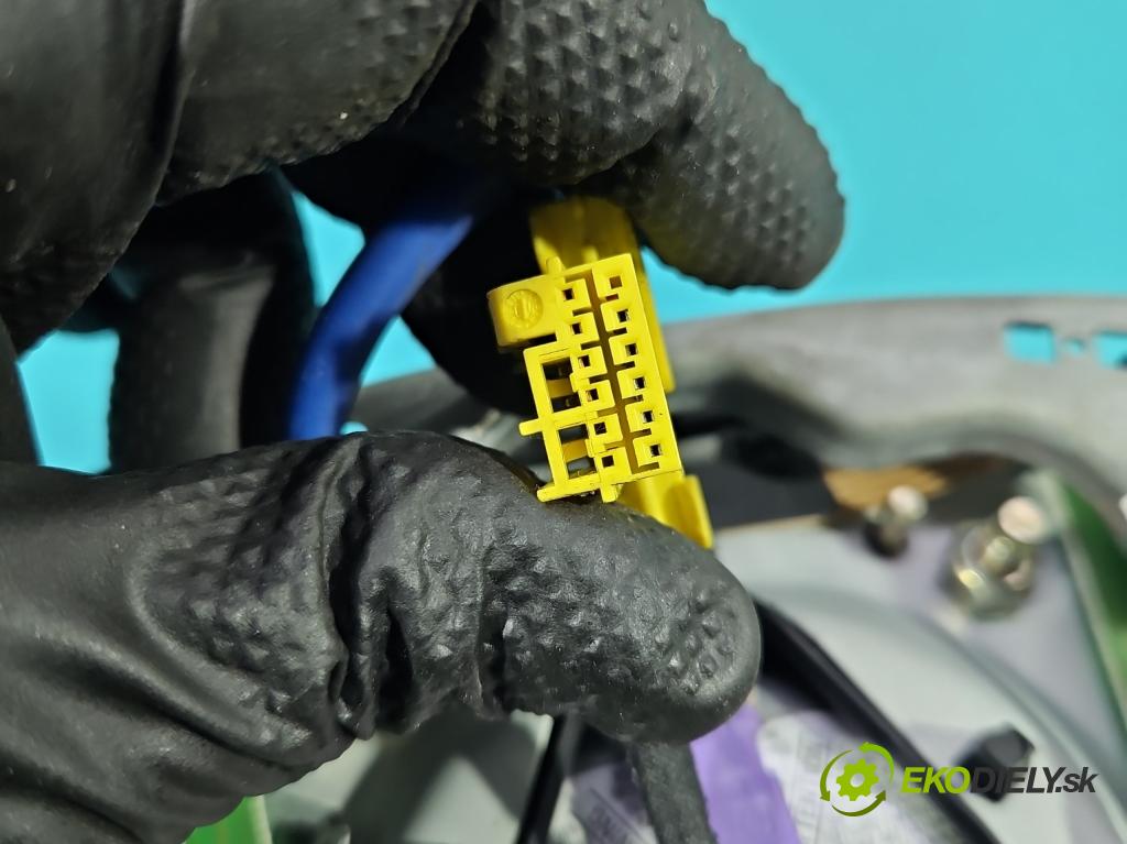 Audi A4 B6 2000-2004 1.9 tdi 116 HP manual 85 kW 1896 cm3 5- volant 8E0000124B (Volant)