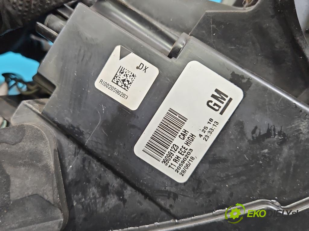 Opel Insignia B 2017-2022 2.0 T 260 HP automatic 191 kW 1998 cm3 5- svetlo / reflektor zadné pravé 39099123 (Kľučka dverí ostatné)