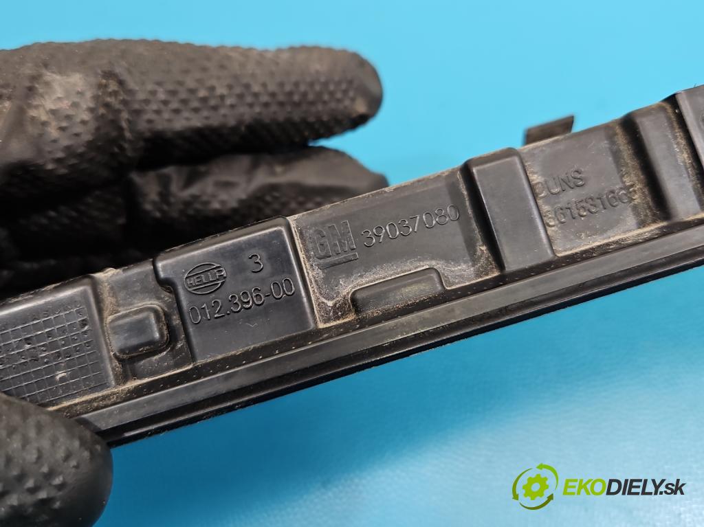 Opel Insignia B 2017-2022 2.0 T 260 hp automatic 191 kW 1998 cm3 5- světlo: 39037080