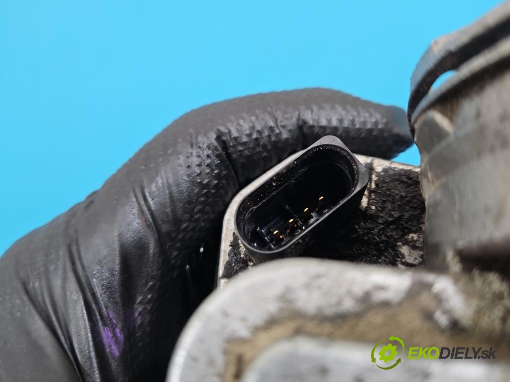 Mitsubishi Grandis 2.0 DID 136 HP manual 100 kW 1968 cm3 5- klapka 038128063M (Škrtiaca klapka)