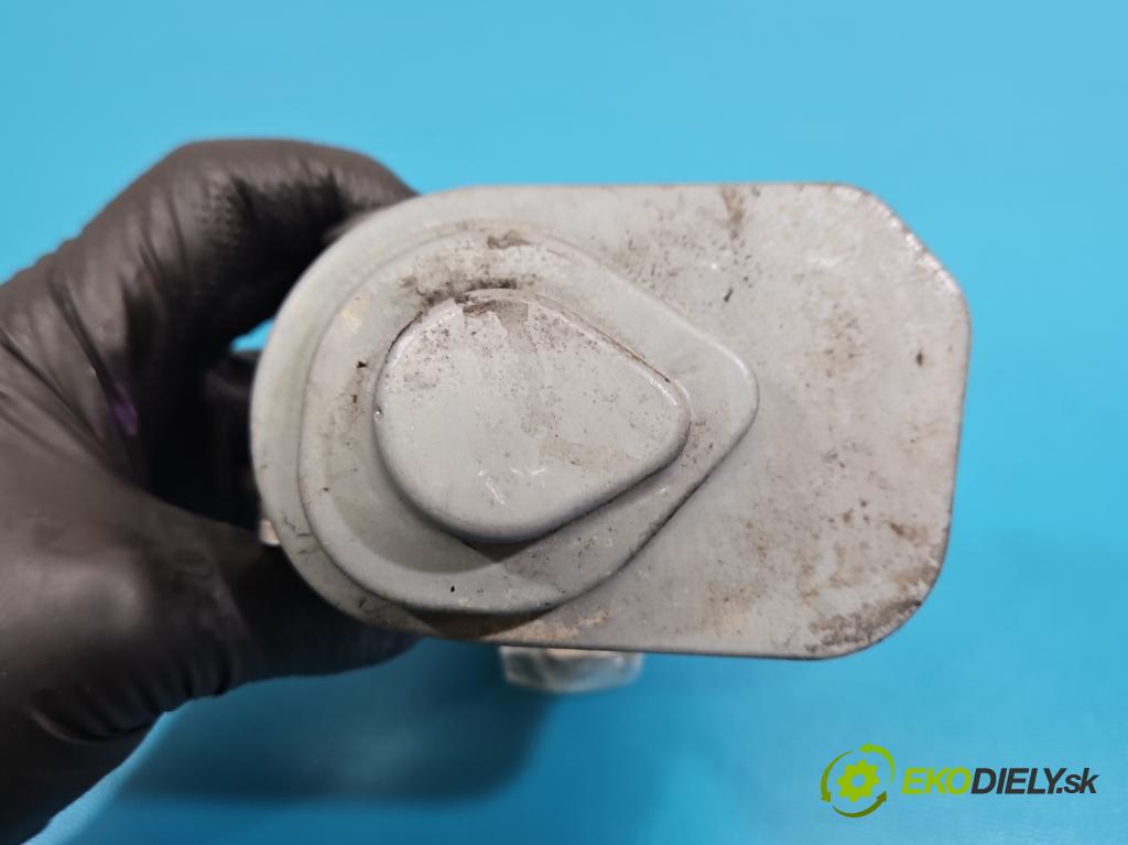 Mitsubishi Grandis 2.0 DID 136 HP manual 100 kW 1968 cm3 5- klapka 038128063M (Škrtiaca klapka)