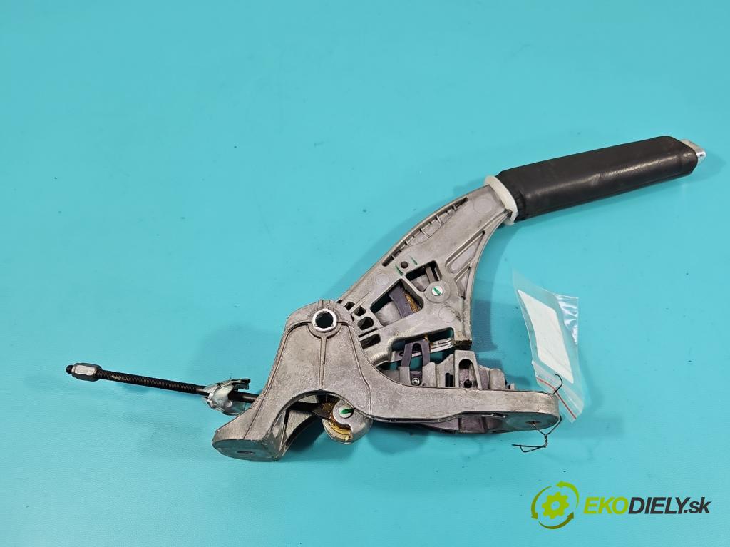 Skoda Octavia III 2013- 2.0 TSI 190 HP automatic 140 kW 1984 cm3 5- Páka: brzda: ručný