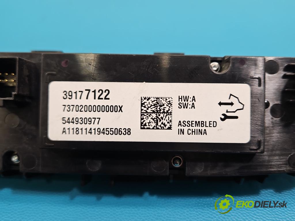 Opel Insignia B 2017-2022 2.0 T 260 hp automatic 191 kW 1998 cm3 5- palubní deska panel topení 39177122