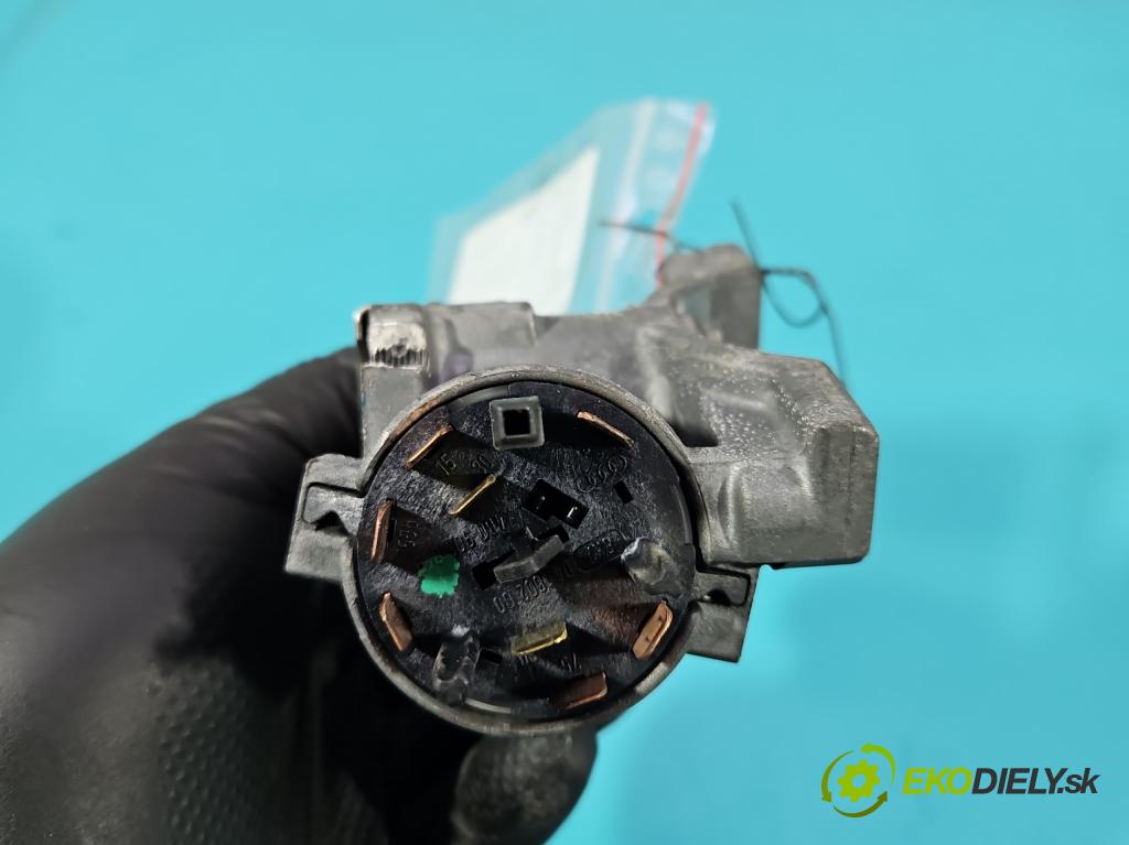 Audi A4 B6 2000-2004 1.9 tdi 116 HP manual 85 kW 1896 cm3 5- Spínačka 4B0905851G (Spínacia skrinka)