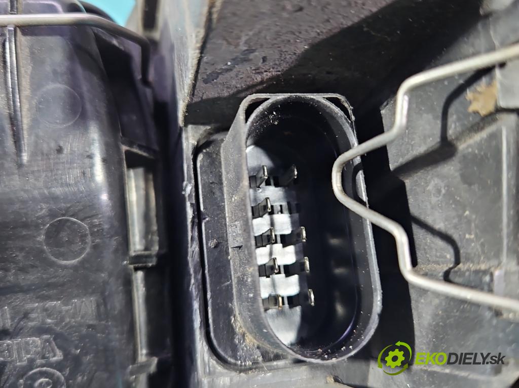 Audi A4 B6 2000-2004 1.9 tdi 116 HP manual 85 kW 1896 cm3 5- Reflektor: ľavý  (Kľučka dverí ostatné)