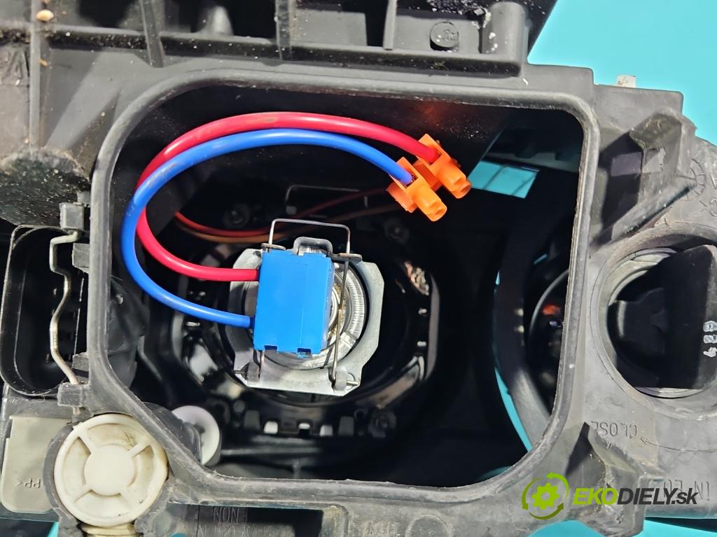 Audi A4 B6 2000-2004 1.9 tdi 116 HP manual 85 kW 1896 cm3 5- Reflektor: ľavý  (Kľučka dverí ostatné)