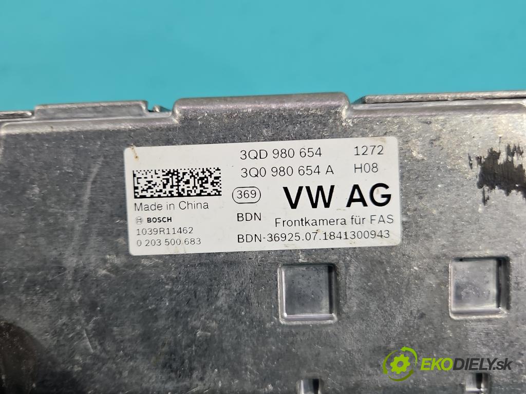 Skoda Octavia III 2013- 2.0 TSI 190 HP automatic 140 kW 1984 cm3 5- Kamera predné 3QD980654