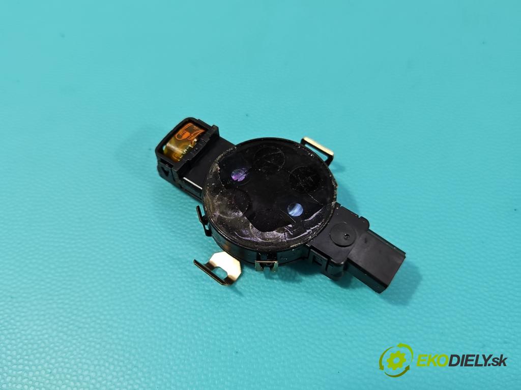 Skoda Octavia III 2013- 2.0 TSI 190 HP automatic 140 kW 1984 cm3 5- snímač déšť: 5Q0955547B (Snímač dažďa)