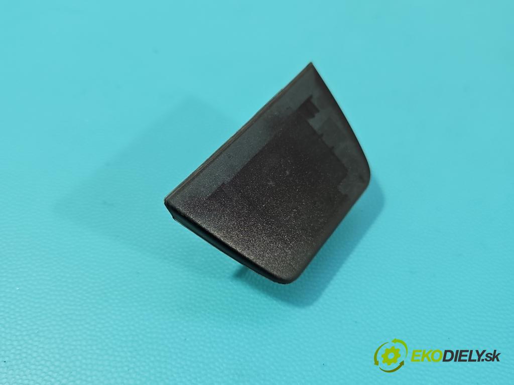 Skoda Octavia III 2013- 2.0 TSI 190 HP automatic 140 kW 1984 cm3 5- snímač stmievania 5E0907451B